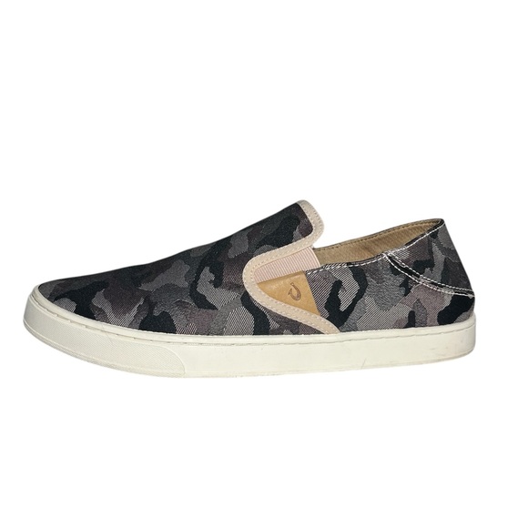 OluKai Shoes - Olukai Pehuea Camouflage‎ Slip-On Shoes Sneaker Women’s Sz 10